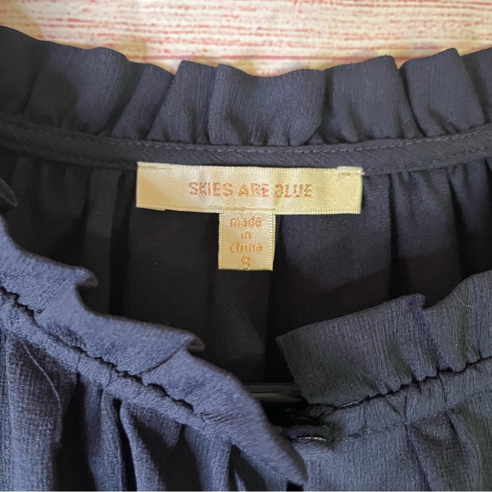 Skies and Blouse Navy Blue Long Embroidered Lace Cut Out Sleeve Size Small - Picture 2 of 7